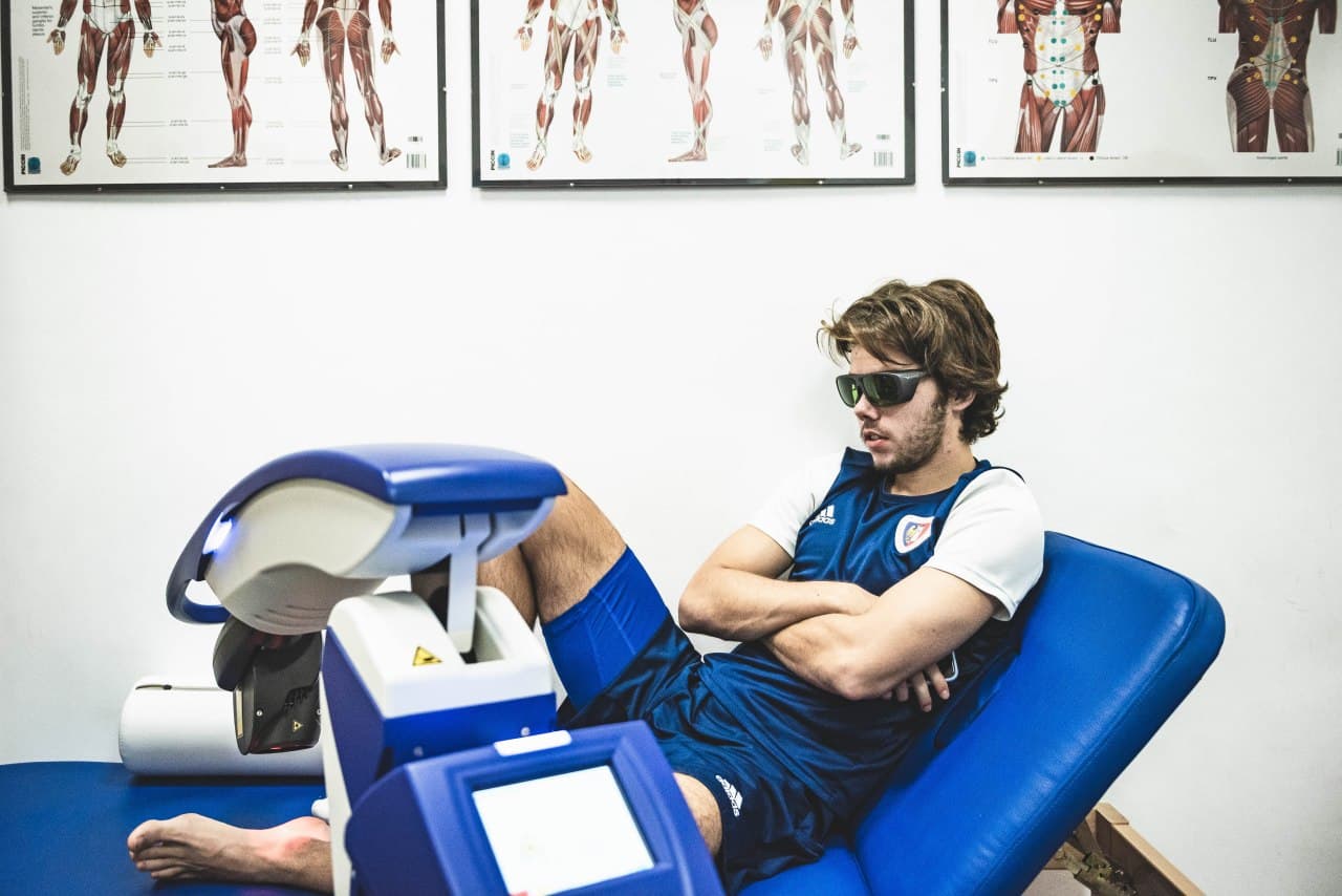 Piast Gliwice - M6 MLS Laser treatment soccer player