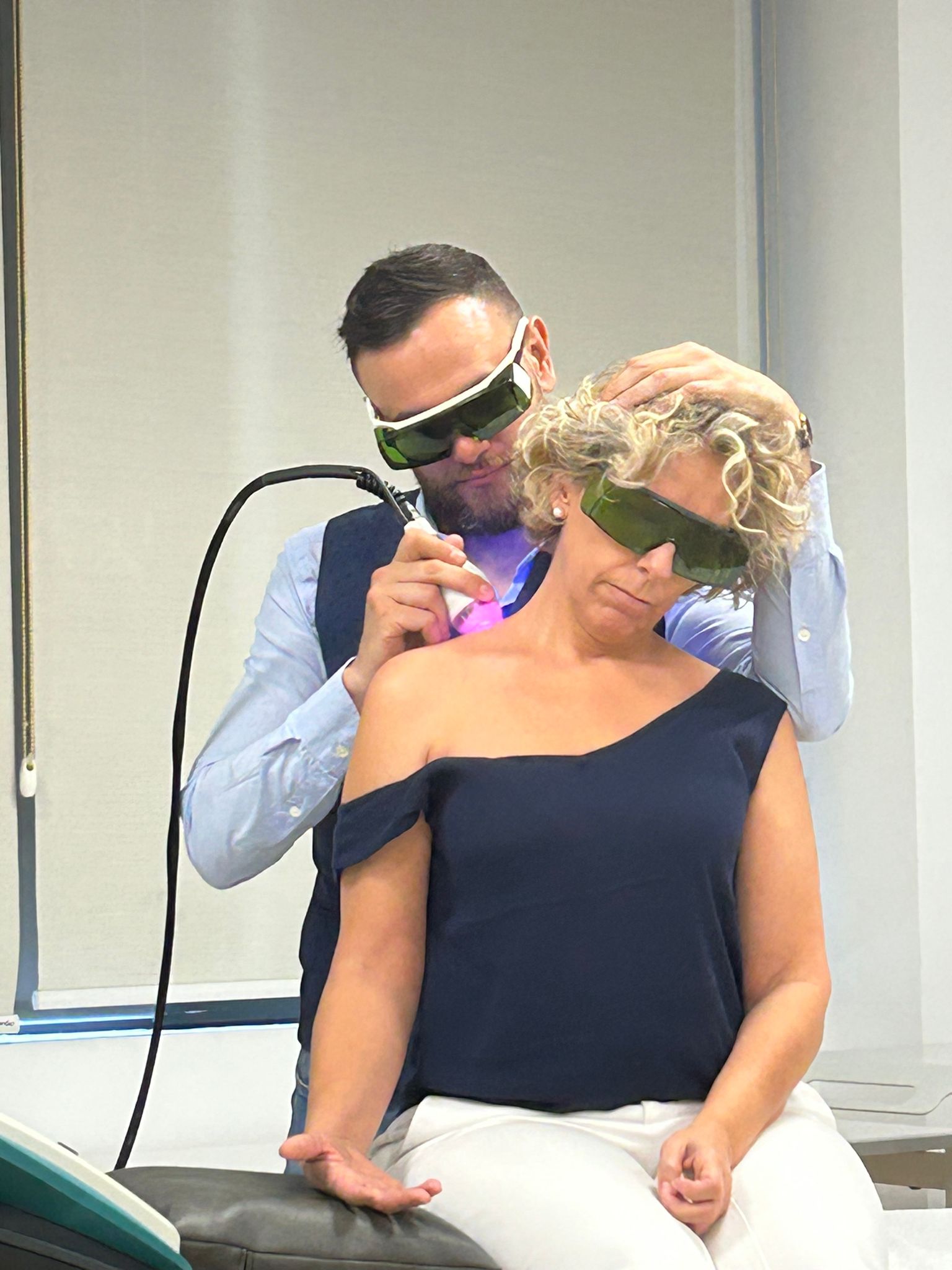 MiS device & neck treatment - Prim Academy, Madrid