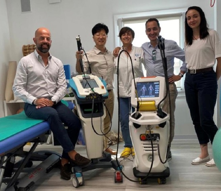 ASA laser therapie training at Fisiolab 8.14 with Daniel Oh (Asian Star)