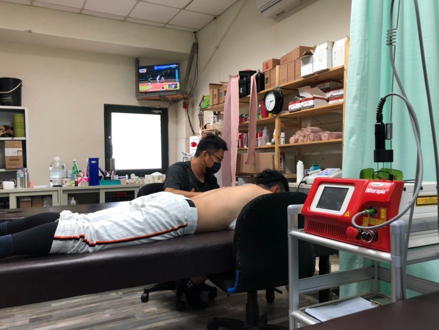 Hilterapia treatment with SH1 - Unilions baseball player